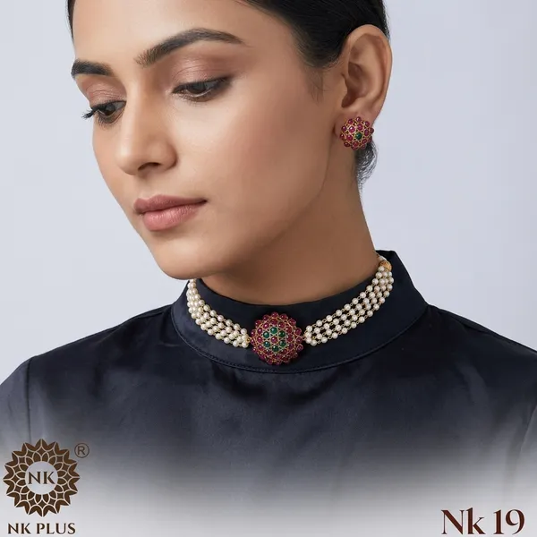 Multicolour_Kemp_Stone_Floral_Choker_Necklace_Set_For_Women