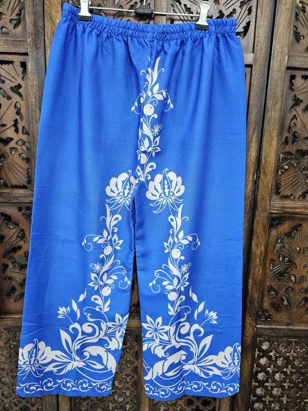 Blue_White_Rayon_Straight_Baroque_Print_Co_Ord_Set_For_Women