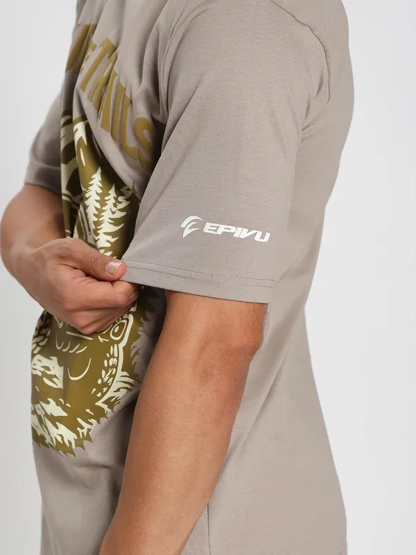 Light_Grey_Cotton_T-Shirt_For_Men