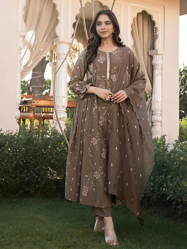 Gray_Premium_Mul_Chanderi_With_Embroidery_Kurta_Set_For_Women