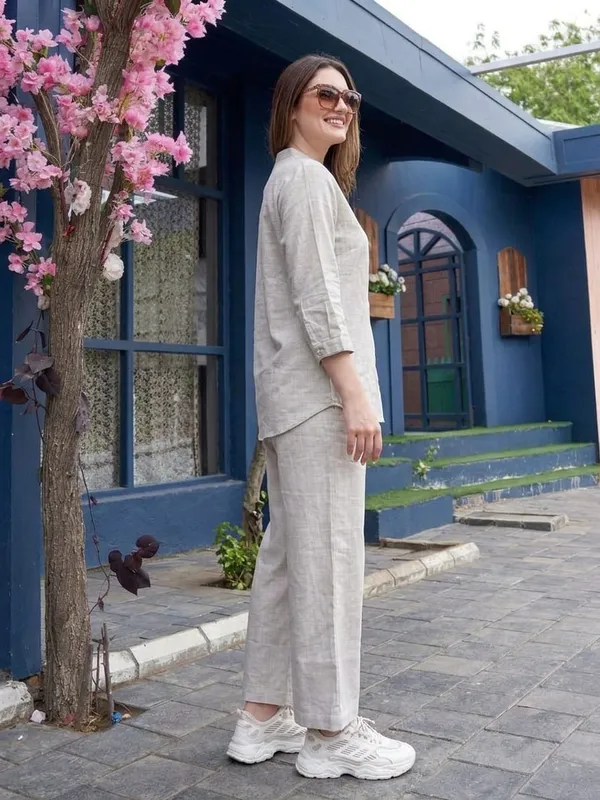 Gray_Premium_Cotton_Slub_With_Loose_Pattern_Co-Ord_Set_For_Women