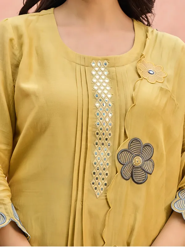 Yellow_Premium_Mul_Chanderi_With_Embroidery_Kurta_Set_For_Women