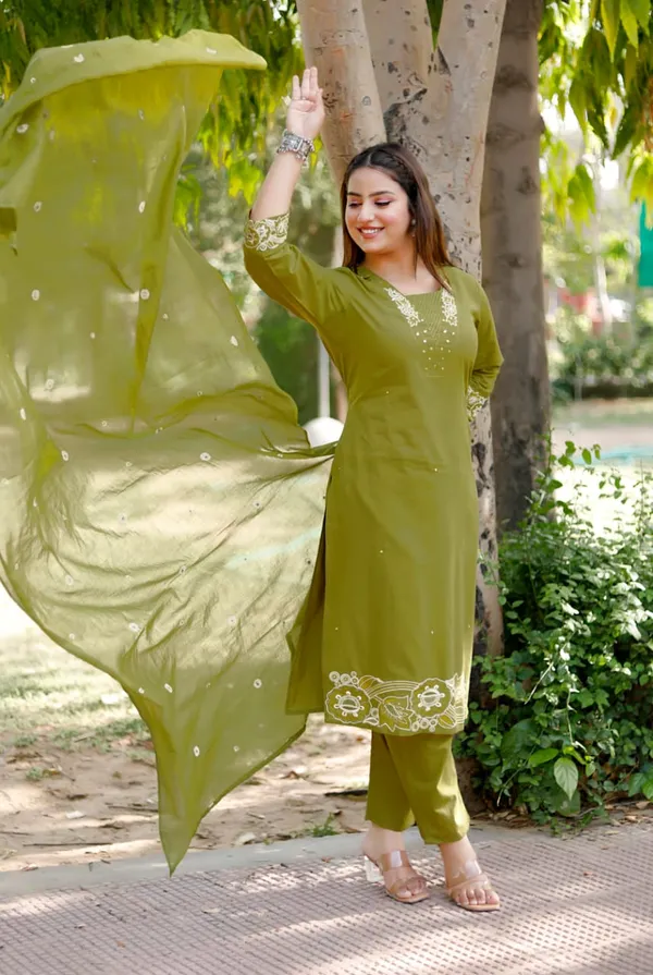 Green_Premium_Mul_Chanderi_With_Embroidery_3-Piece_Suit_Set_For_Women