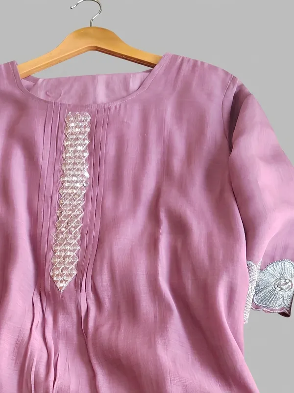 Pink_Premium_Mul_Chanderi_With_Embroidery_Kurta_Set_For_Women