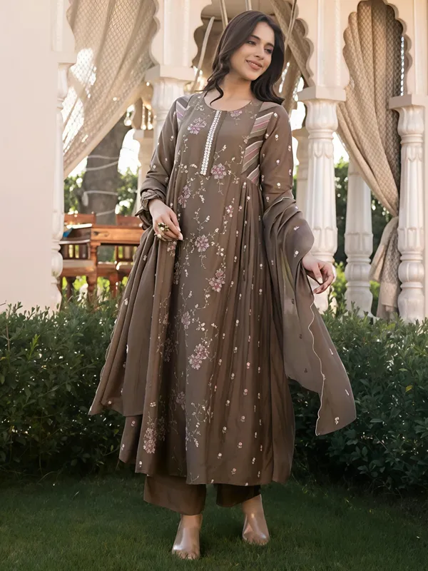 Gray_Premium_Mul_Chanderi_With_Embroidery_Kurta_Set_For_Women