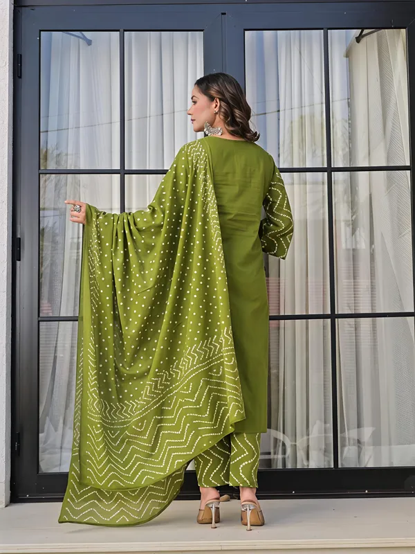 Green_Premium_Cambric_Cotton_Kurta_Set_For_Women