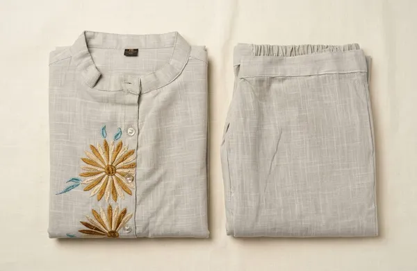 Gray_Premium_Cotton_Slub_With_Loose_Pattern_Co-Ord_Set_For_Women