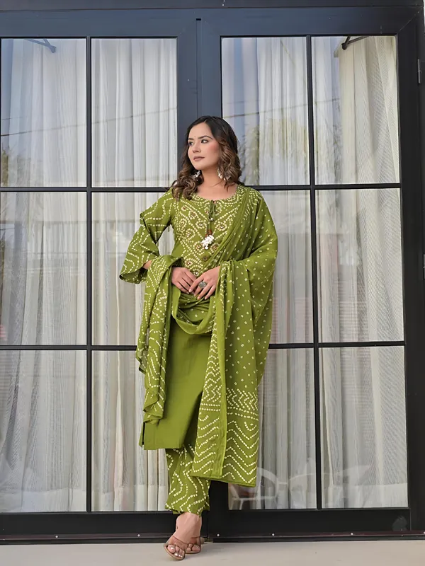 Green_Premium_Cambric_Cotton_Kurta_Set_For_Women