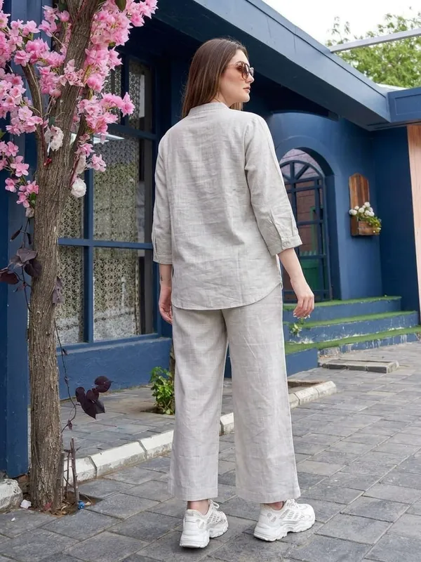 Gray_Premium_Cotton_Slub_With_Loose_Pattern_Co-Ord_Set_For_Women
