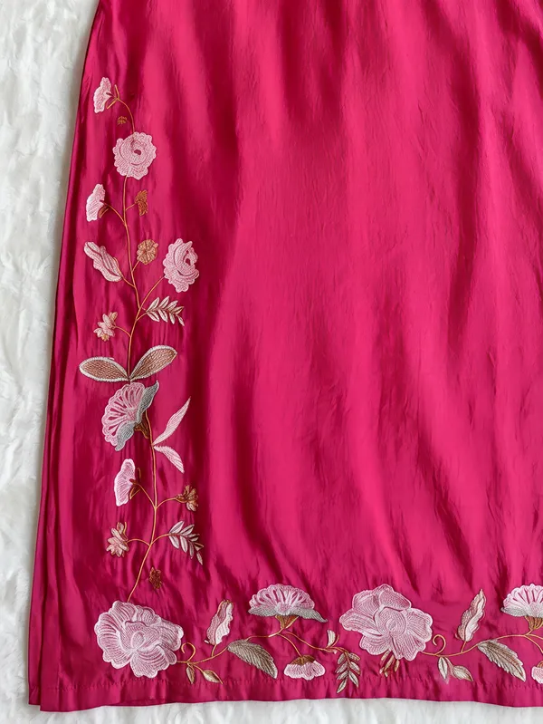 Pink_Premium_Mul_Chanderi_With_Embroidery_Kurta_Set_For_Women