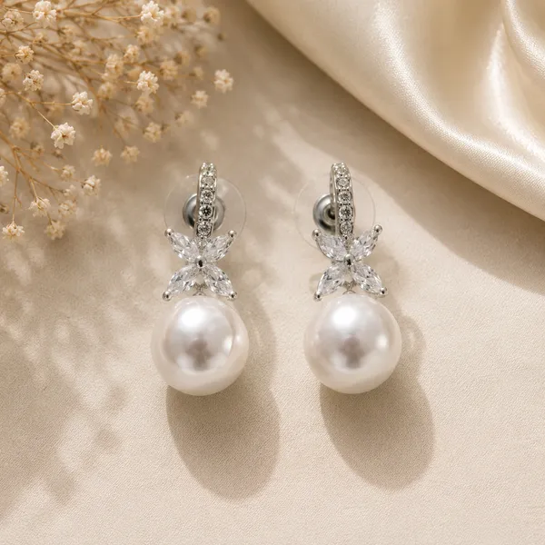 Elegant_Pearl_&_Crystal_Flower_Stud_Earrings_for_Women_??Silver-Tone_Statement_Jewellery