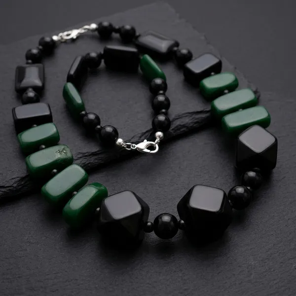 Black_And_Dark_Green_Acrylic_Beaded_Necklace_With_Silver_Clasp_Dori_Necklace