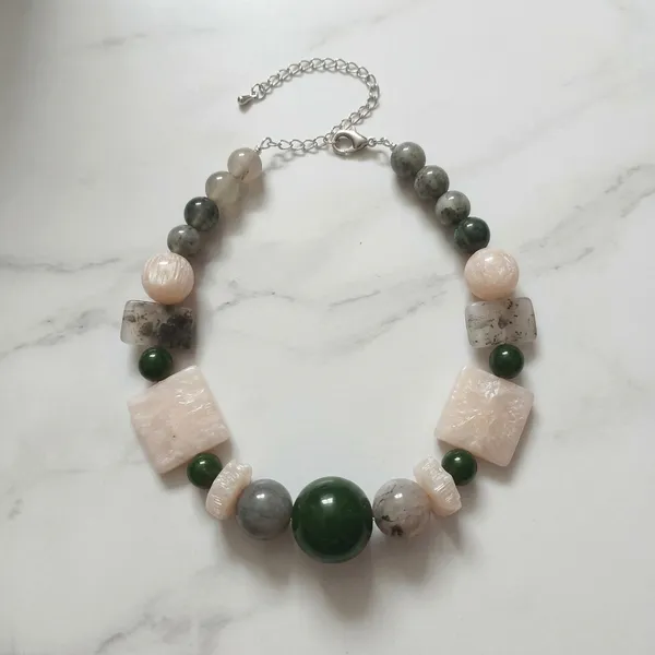Emerald_Aura_Statement_Necklace_Beaded