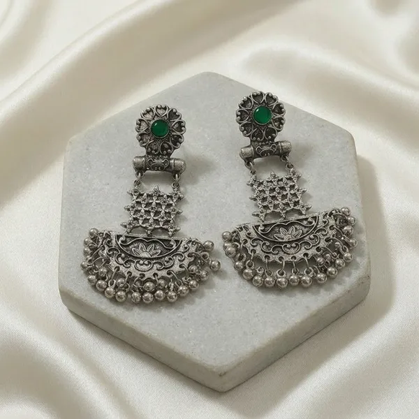 Classic_Metal_Cuff_Earring