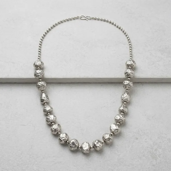 Elegant_Silver_Textured_Bead_Necklace_Handcrafted_Statement_Jewelry_Metal_Necklace