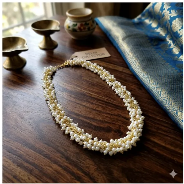 Elegant_Pearl_Cluster_Gold-Tone_Statement_Necklace_Pearl_Alloy_Necklace