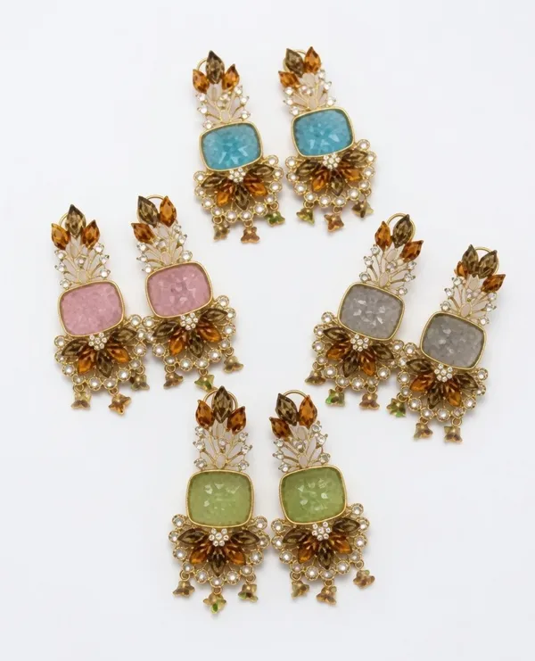 Multicolor_Gold-Plated_Carved_Stone_Chandelier_Earrings_For_Women