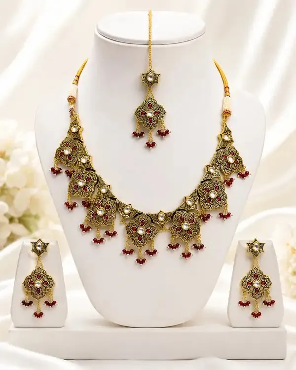Antique_Gold_Kundan_Floral_Bridal_Necklace_Set_For_Women