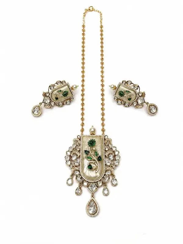 Green_Brass_Ad_Stone_Emerald_Floral_Pendant_Set_For_Women