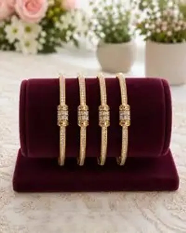 Gold_Baguette_Crystal_Diamond_Cluster_Bangle_Set_For_Women
