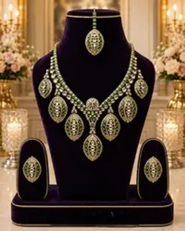 Green_Polki_Antique_Gold_Marquise_Emerald_Necklace_Set_For_Women