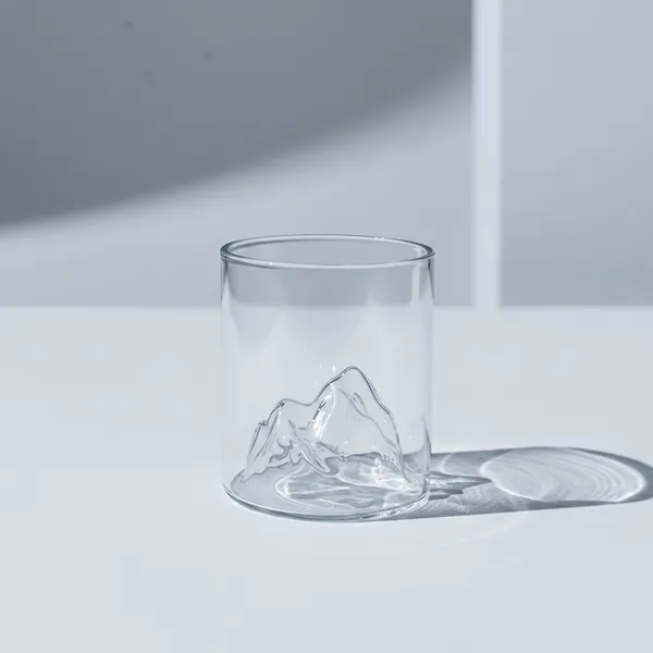 Transparent_Glass_Tumbler_With_Mountain_Base_Design