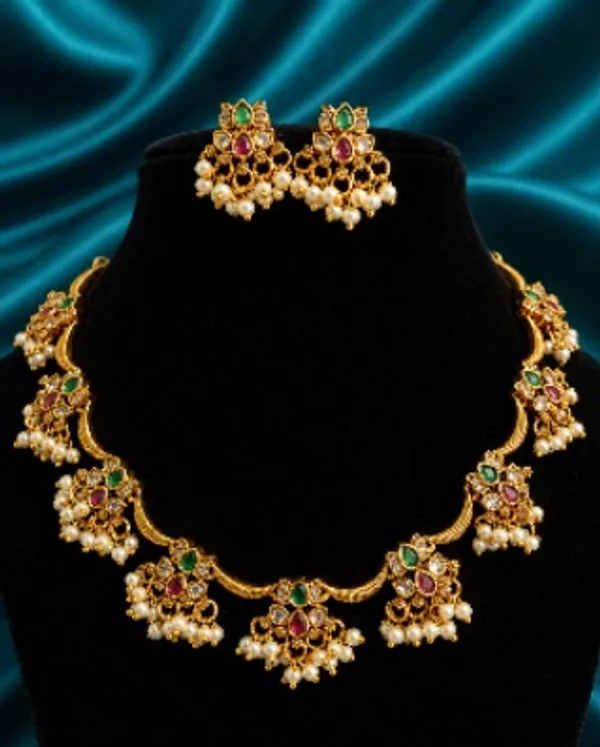 Antique_Gold-Toned_Kundan_&_Kemp_Temple_Necklace_Set_with_Pearl_Drops