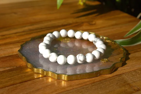 Howlite_Bracelet_With_Free_Selenite_Tumble