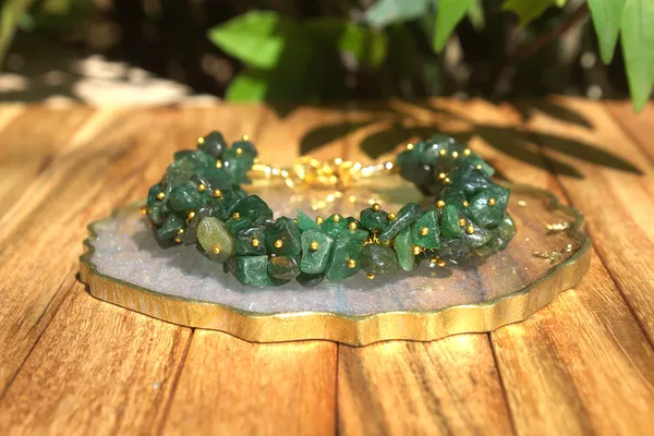 Women_S_Green_Aventurine_Chips_Bracelet_With_Free_Selenite_Tumble