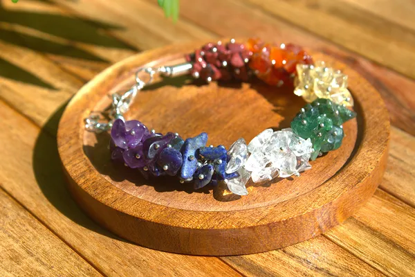 Woman_S_7_Chakra_Chip_Bracelet_With_Free_Selenite_Tumble