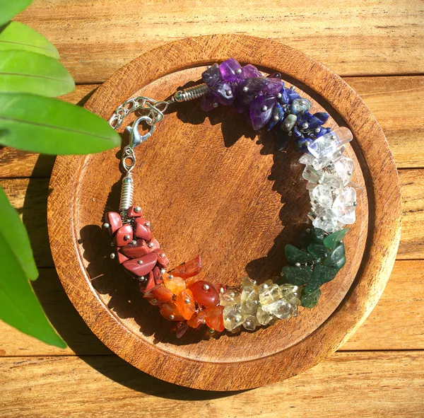 Woman_S_7_Chakra_Chip_Bracelet_With_Free_Selenite_Tumble
