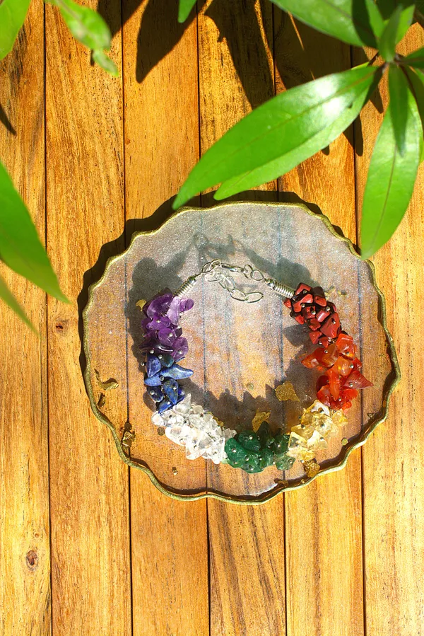 Woman_S_7_Chakra_Chip_Bracelet_With_Free_Selenite_Tumble