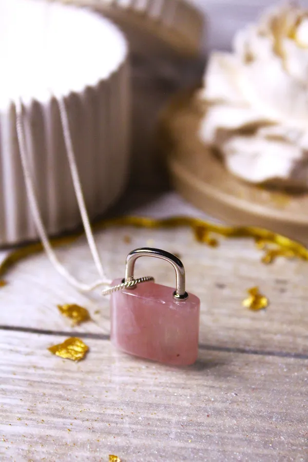 Rose_Quarts_Lock_Pendant
