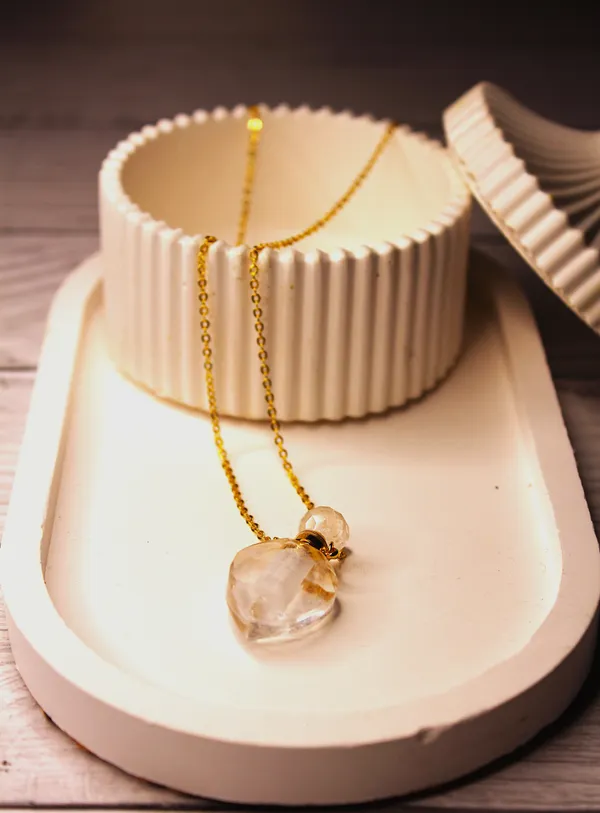 Clear_Crystal_Perfume_Bottle_Pendant