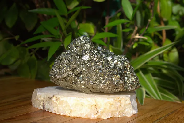 Pyrite_Stone_12_14_Cm_Length