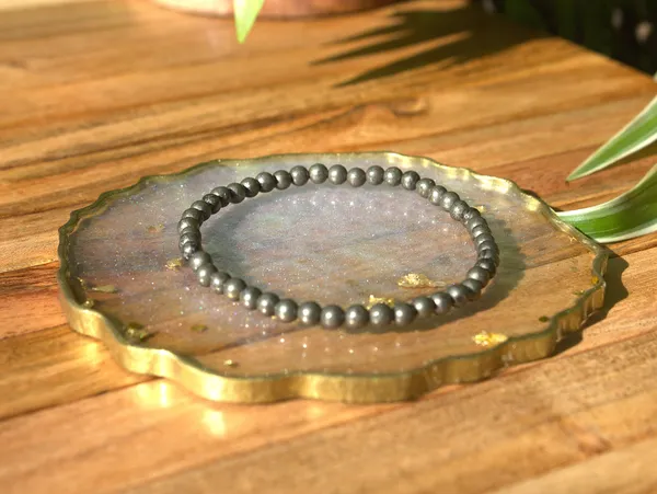 Raw_Pyrite_Bracelet_With_Free_Selenite_Tumble