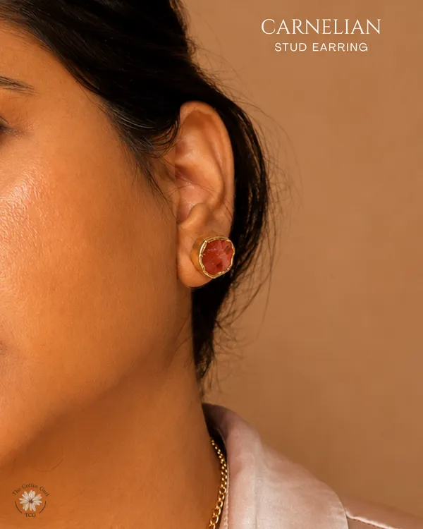 Carnelian_Stud_Earrings_Golden_Collection