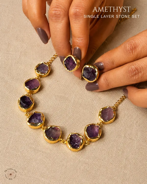 Amethyst_Single_Layer_Stone_Set_Golden_Collection