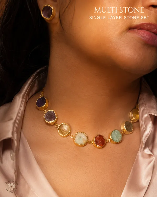 Multi_Stone_Single_Layer_Stone_Set_Golden_Collection