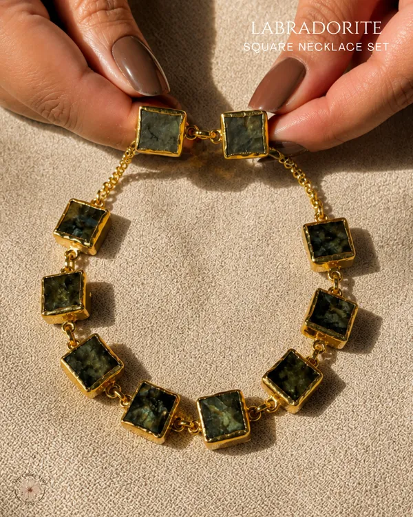 Labradorite_Single_Layer_Stone_Set_Golden_Collection