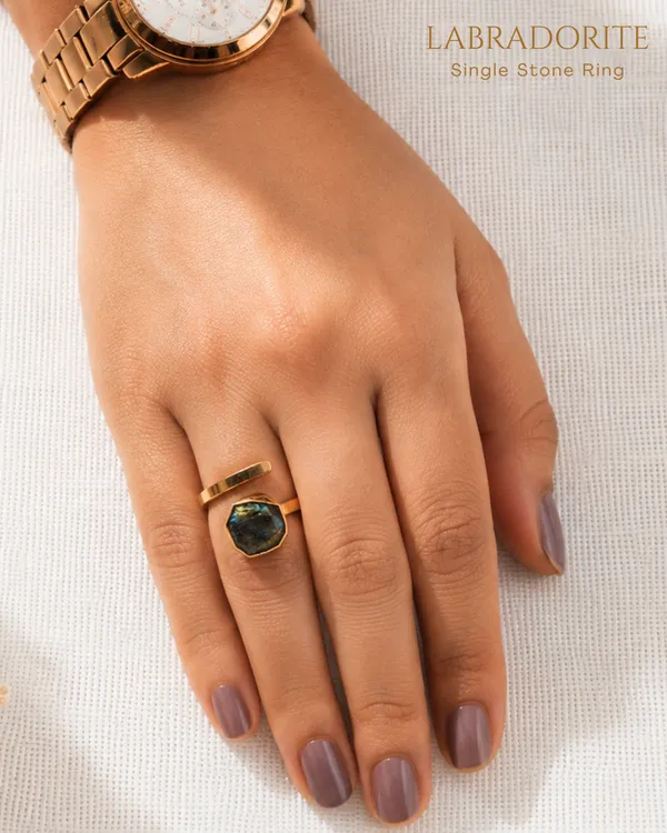 Labradorite_Single_Stone_Ring_Golden_Collection