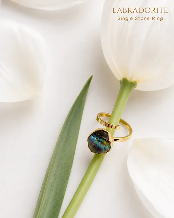 Labradorite_Single_Stone_Ring_Golden_Collection