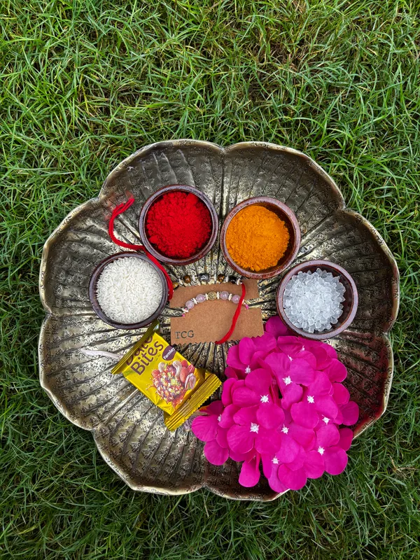 Combo_Prosperity_&_Love_Rakhi_Hamper_for_Bhai_&_Bhabhi
