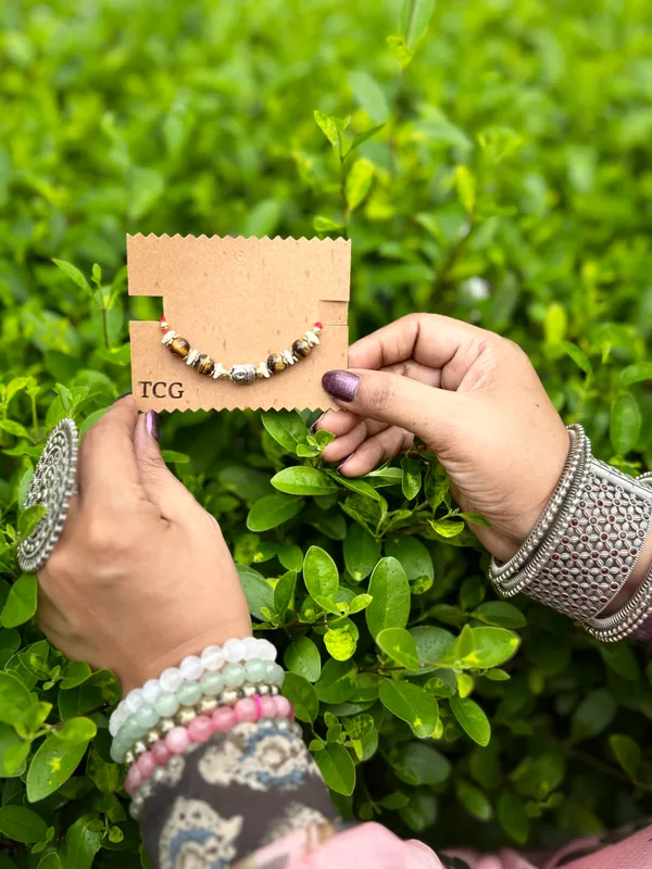 Single_Tiger's_Eye_Success_Rakhi_Hamper_for_Bhai
