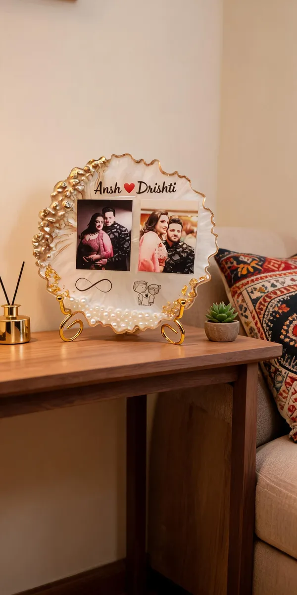 Personalized_Resin_Photo_Frame_With_Pearl_Border_And_Stand