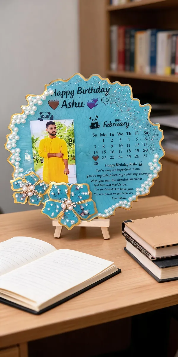 Personalized_Photo_Calendar_Frame_With_Easel_Stand
