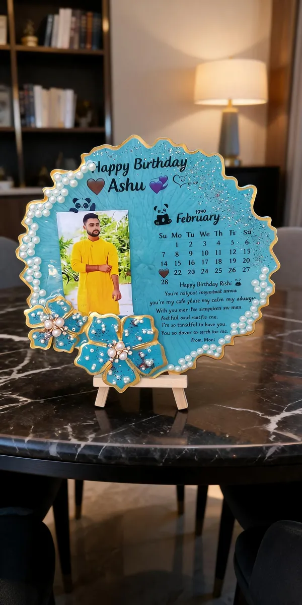 Personalized_Photo_Calendar_Frame_With_Easel_Stand
