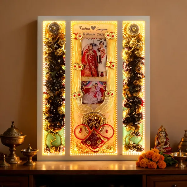 Personalized_Led_Wedding_Photo_Frame_With_Floral_Decor
