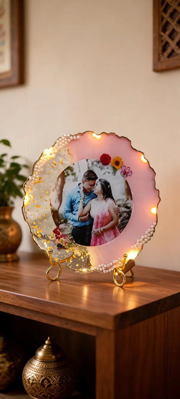 Pink_Resin_Pearl_Photo_Frame_With_Led_Lights_And_Stand