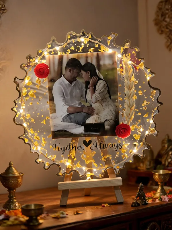 Personalized_Photo_Frame_With_Led_Lights_And_Easel_Stand